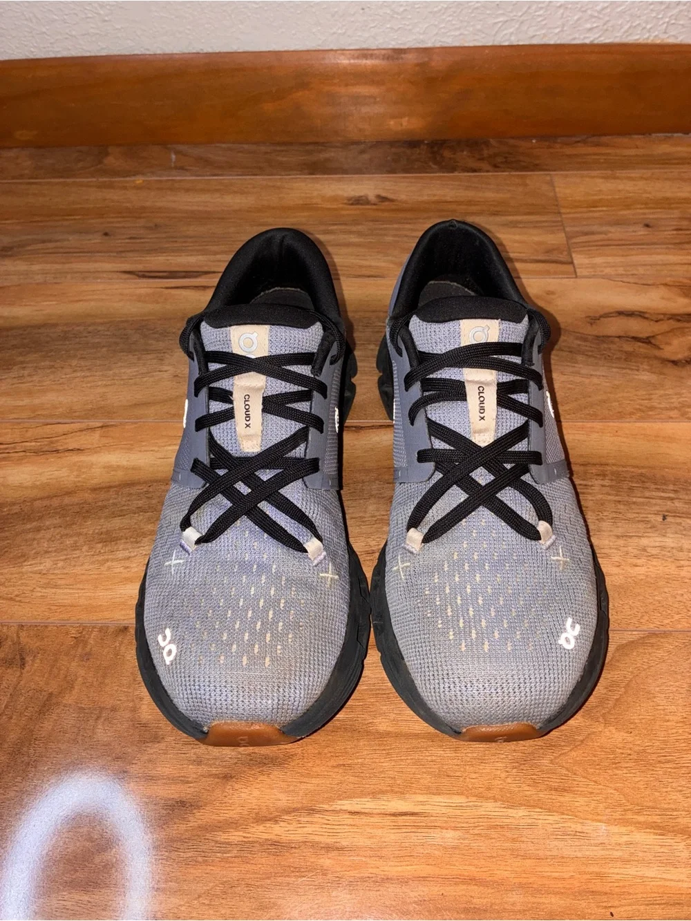 On Cloud X Women’s Athletic Training Sneaker Shoes, gray - size 7.5